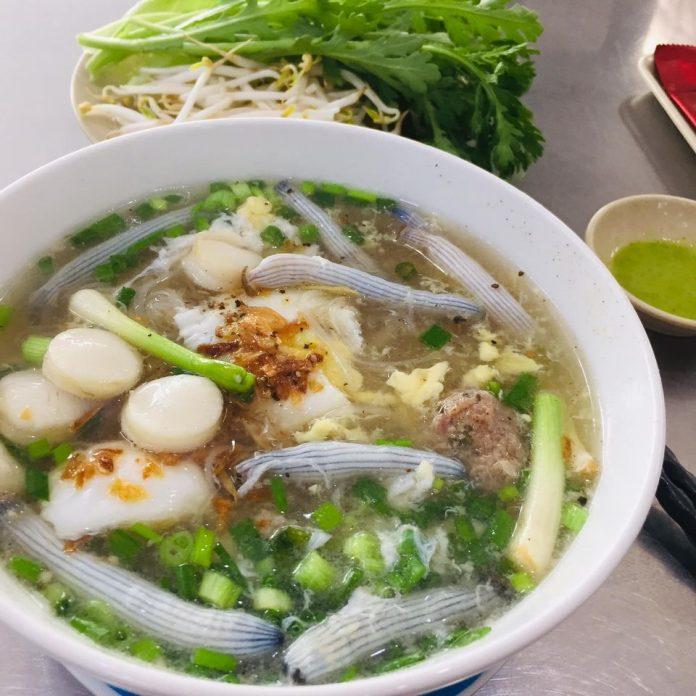 Một tô hủ tiếu Hủ Tiếu Mực Nghi Long (Nguồn: Internet) Một tô hủ tiếu Hủ Tiếu Mực Nghi Long (Nguồn: Internet)