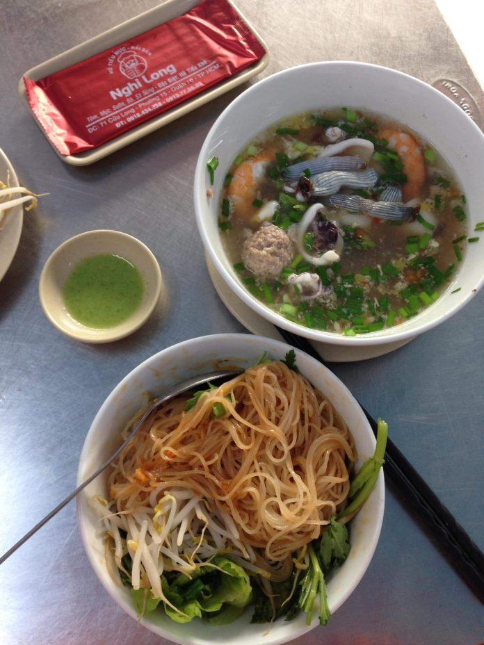 Hủ tiếu trộn Hủ Tiếu Mực Nghi Long (Nguồn: Internet) Hủ tiếu trộn Hủ Tiếu Mực Nghi Long (Nguồn: Internet)