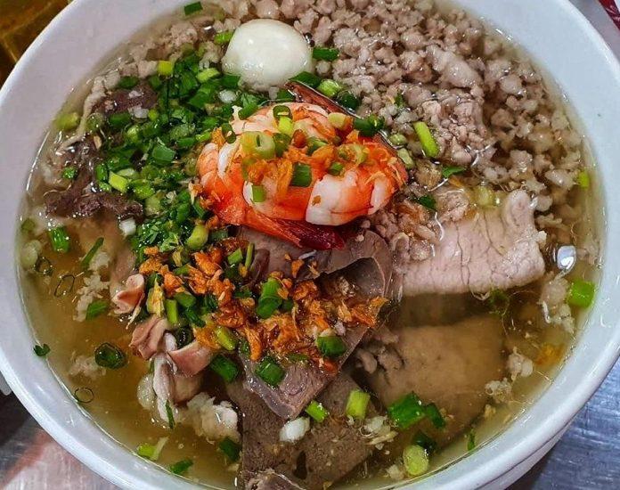 Một quán hủ tiếu tại Tân Vinh Nguyên (Nguồn: Internet) Một quán hủ tiếu tại Tân Vinh Nguyên (Nguồn: Internet)