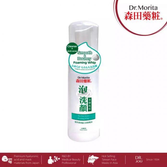 Sữa rửa mặt Dr.Morita Tea Tree Acnes Foaming Whip có thiết kế chai trụ bằng nhựa cầm khá chắc tay (Nguồn: Internet).