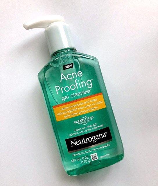 Neutrogena Acne Proofing Gel Cleanser làm sạch da nhẹ dịu (Nguồn: Internet)