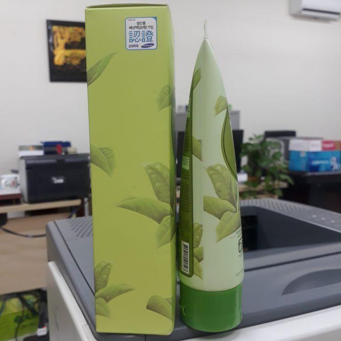 Review tẩy da chết Benew Green Tea Whitening Natural Herb Peeling Gel