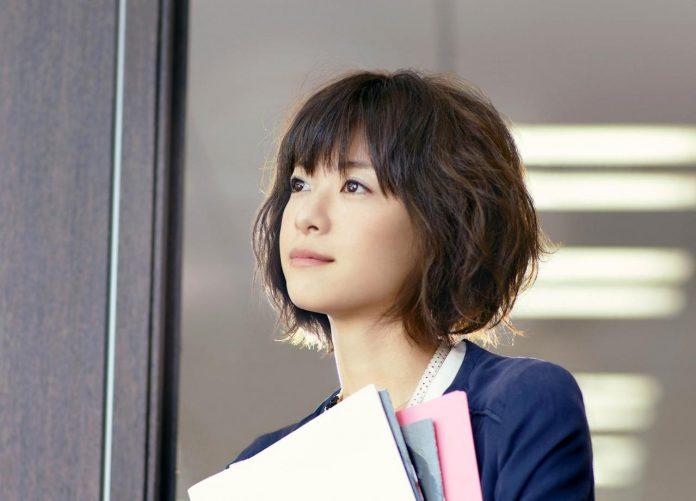 Ueno Juri đứng hạng 25 trong danh sách 50 nữ diễn viên được yêu thích nhất năm 2021 với 175 điểm bình chọn. Ngôi sao sinh năm 1986 gây ấn tượng nhờ cách nói chuyện rất tự nhiên. (Nguồn: Internet)