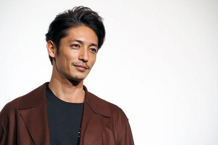 Tamaki Hiroshi đứng hạng 3 trong danh sách 50 nam diễn viên được yêu thích nhất năm 2021 với 581 điểm bình chọn. Ngôi sao sinh năm 1980 càng có tuổi thì diễn xuất, ngoại hình càng quyến rũ hơn hồi trẻ. Năm ngoái, Tamaki Hiroshi đứng hạng 2 trong bảng xếp hạng này. (Nguồn: Internet)