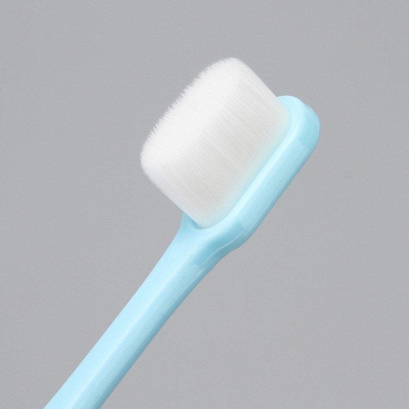 Bàn chải có lông mềm và mịn giúp chăm sóc răng tốt hơn (Ảnh: Internet).