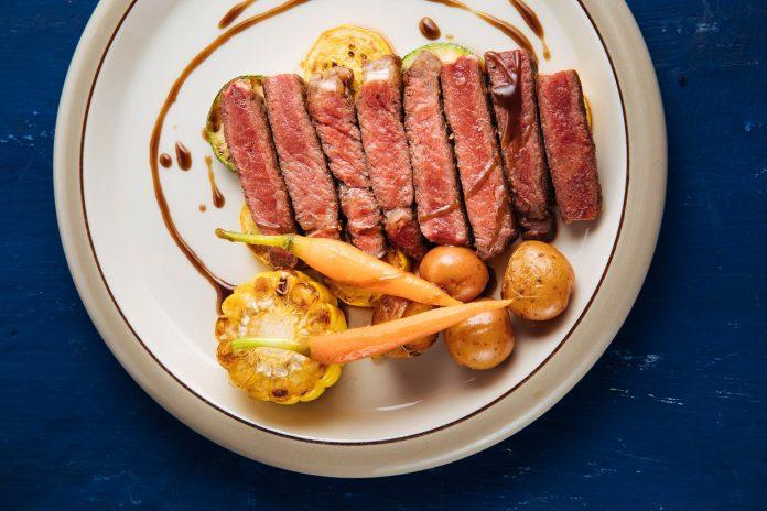 Phần beefsteak của The First Steakhouse. (Ảnh: Internet)