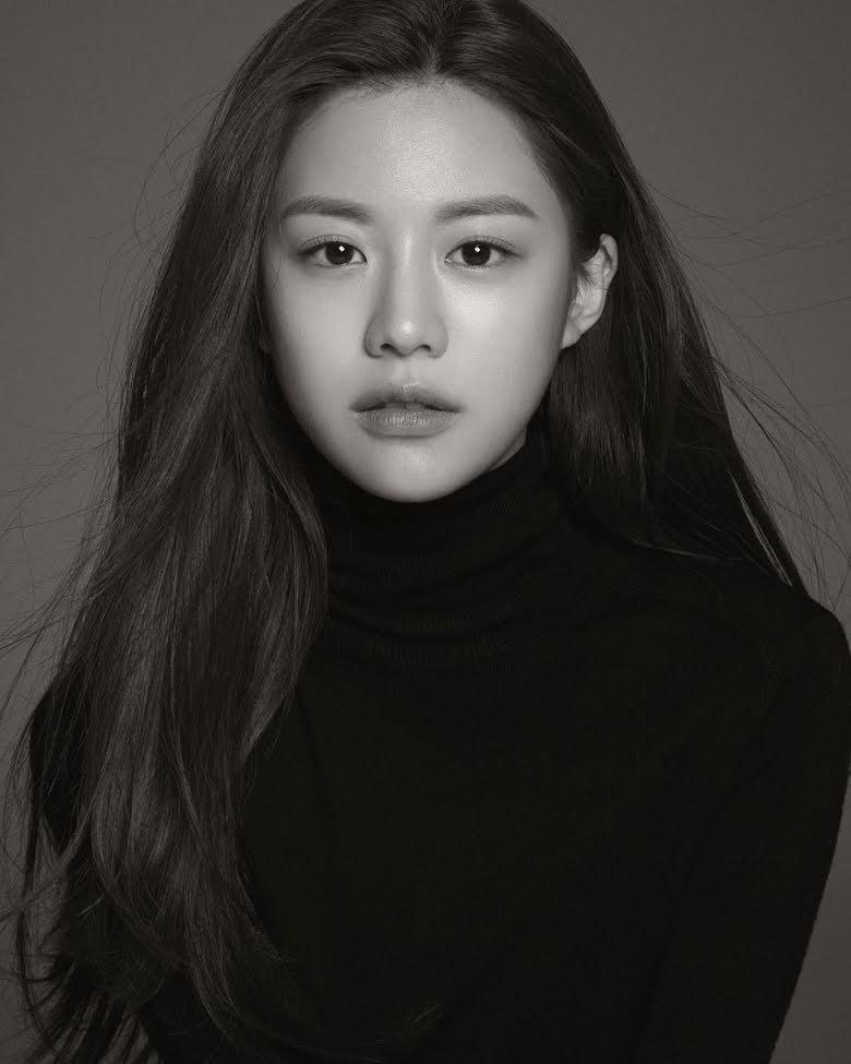 Go Yoon Jung nữ diễn viên trở thành chủ đề nóng nhờ hình ảnh profile tuyệt đẹp. (Nguồn: Internet)