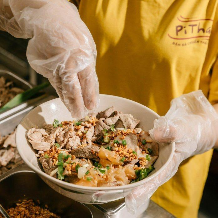 Hương vị của quán Hủ tiếu Pi Thai được hầm từ 100% vị bò nguyên chất không chứa mì chín mang đến có vị thơm ngọt tự nhiên cùng với vị chua cay của Tomyum (nguồn: Internet) Menu của quán Hủ tiếu Pi Thai Thái Lan (nguồn: internet)