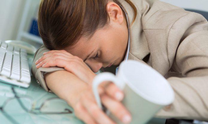 Mệt mỏi kéo dài có thể là dấu hiệu cảnh báo nhiều bệnh nguy hiểm (Ảnh: Internet).