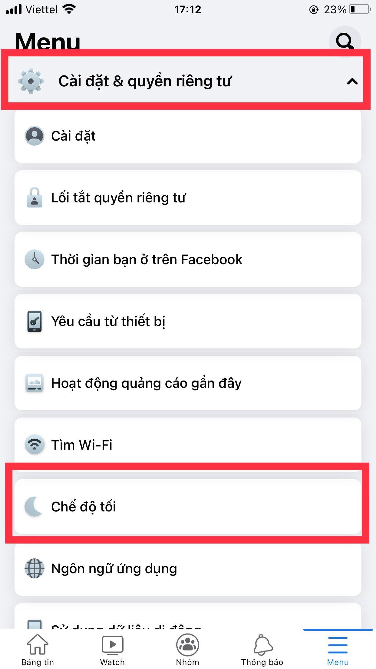 Bạn chọn dòng "Cài đặt & Quyền Riêng Tư", sau đó chọn dòng "Chế độ tối". (Ảnh: BlogAnChoi). Bạn chọn dòng "Cài đặt & Quyền Riêng Tư", sau đó chọn dòng "Chế độ tối". (Ảnh: BlogAnChoi).