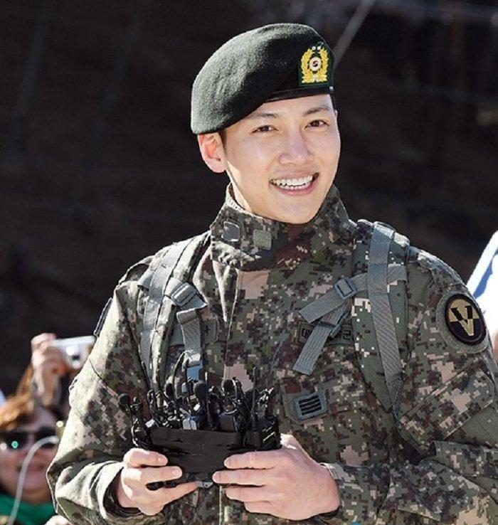 Ji Chang Wook cực ngầu trong trang phục người lính (Nguồn: Internet).
