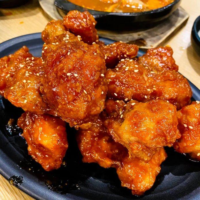 Top 10 quán gà rán ngon tại Hà Nội mà dân chơi hệ gà không nên bỏ lỡ! bảo quản máy rửa mặt Barsak Bonchon Chicken Vietnam Chicken BROS don chicken gà rán Gà Rán KucCu Hà Nội King Dakgalbi Món ngon quận Cầu Giấy Món ngon quận Hai Bà Trưng nhà hàng Nhà Hàng Gà Nollowa Papas Chicken Mỹ Đình quán gà rán ngon tại Hà Nội Ririmimi Food Tea thông tin Top 10 Vons Chicken