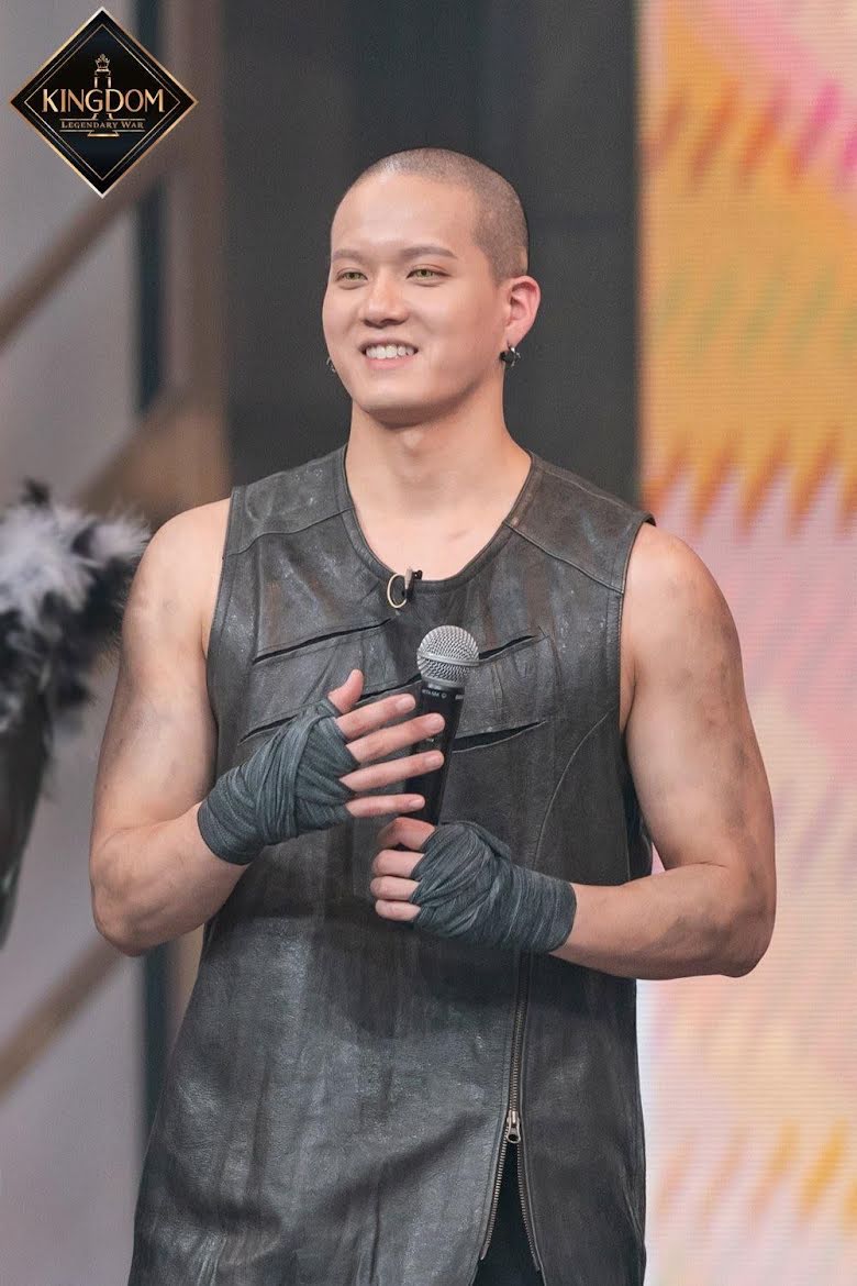 Peniel (BTOB) nam thần tượng tham gia thử giọng cùng một người bạn. (Nguồn: Internet)