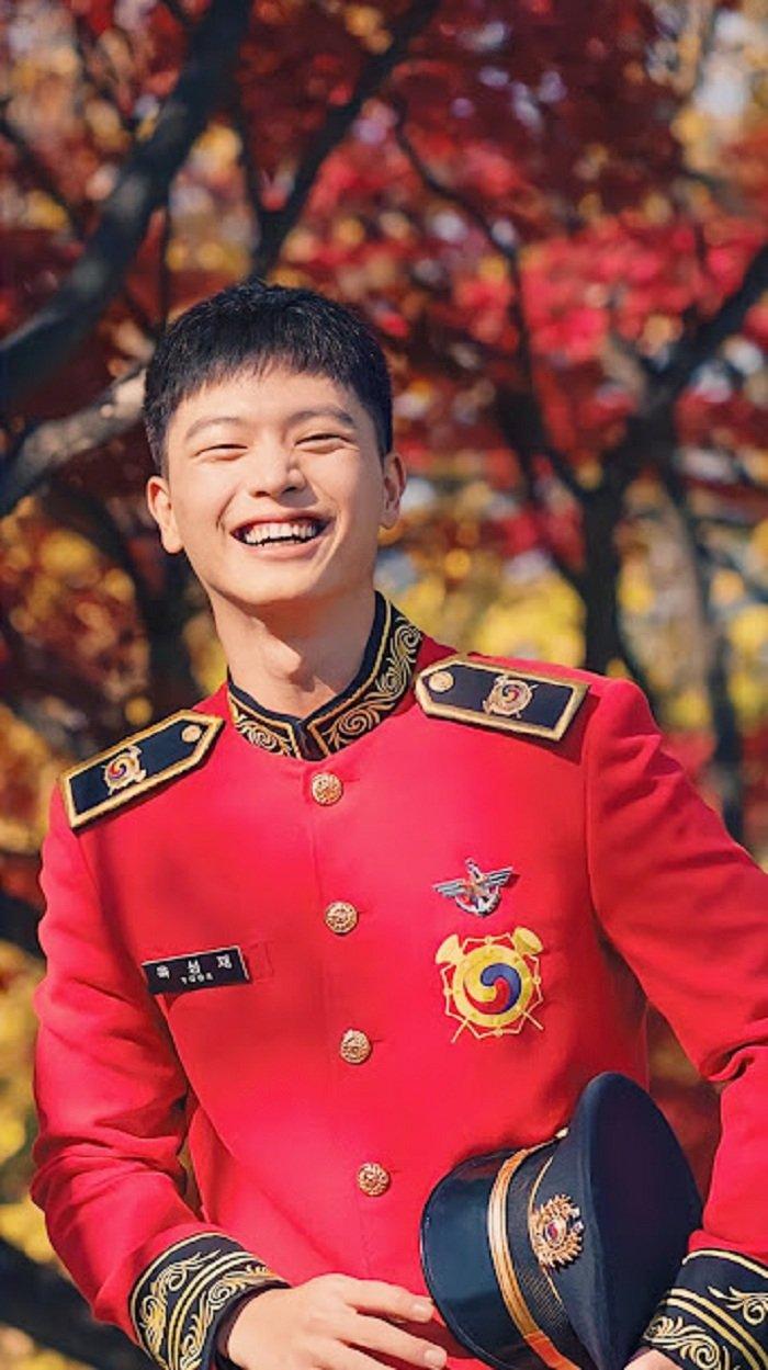 Yook Sungjae trong trang phục người lính (Nguồn: Internet).