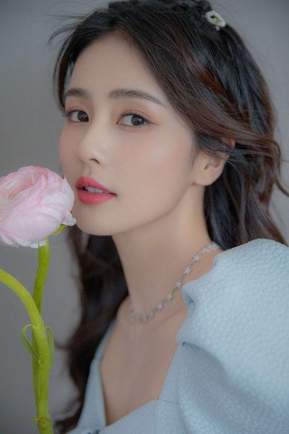 Hiện tại, Bạch Lộc là một trong những gương mặt sáng giá của CBIZ (Ảnh: Internet)