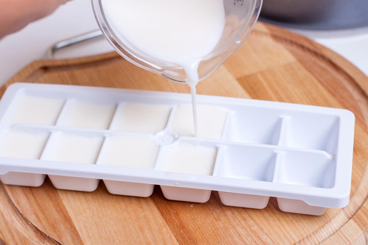 Không nên cho các sản phẩm làm từ sữa vào ngăn đá (Ảnh: Internet).