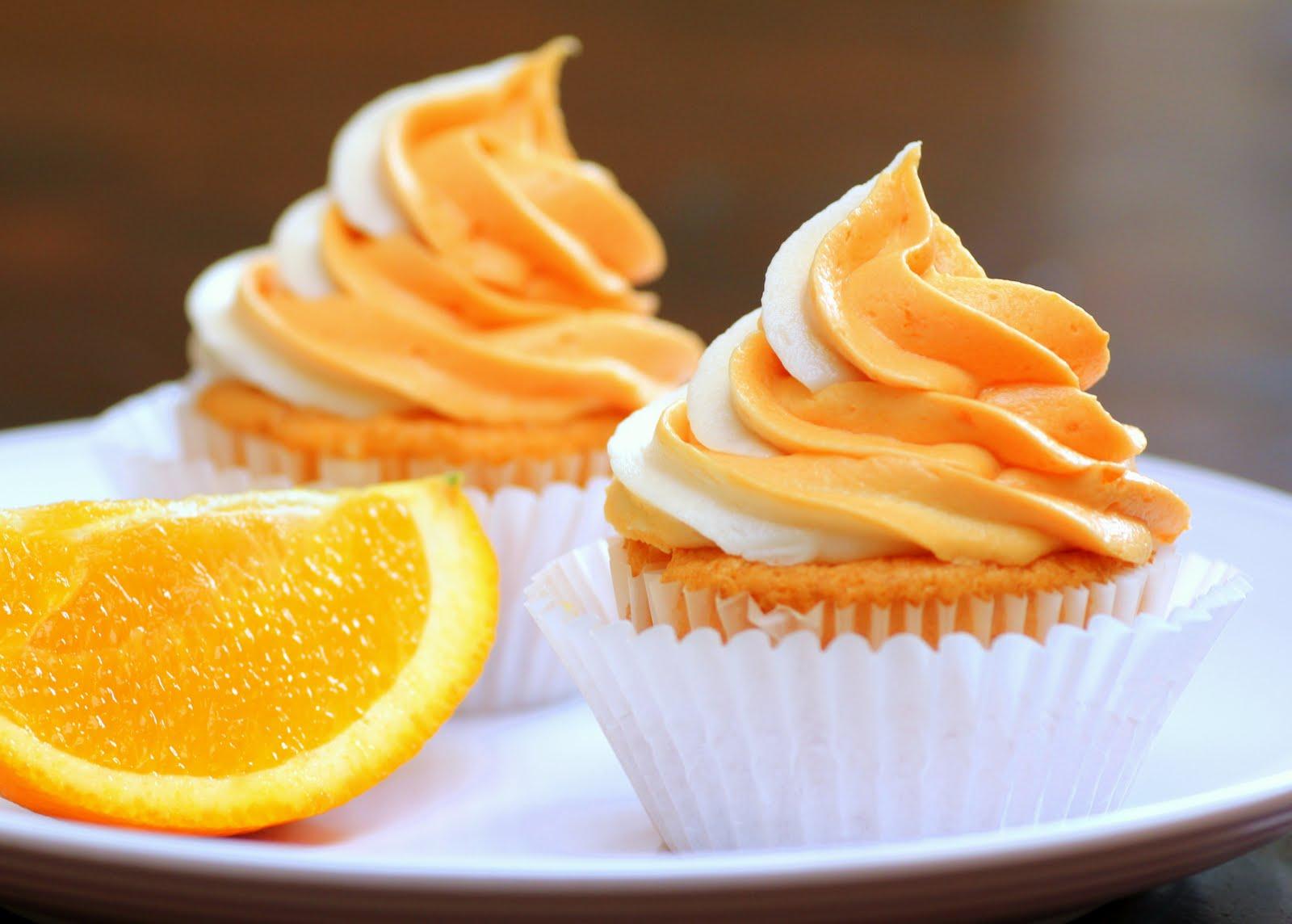 Bánh cupcake cam (Nguồn: Internet).