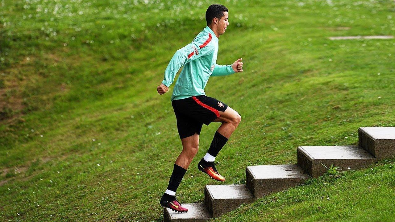 Bí quyết tập luyện cơ bắp của Cristiano Ronaldo hóa ra lại đơn giản đến