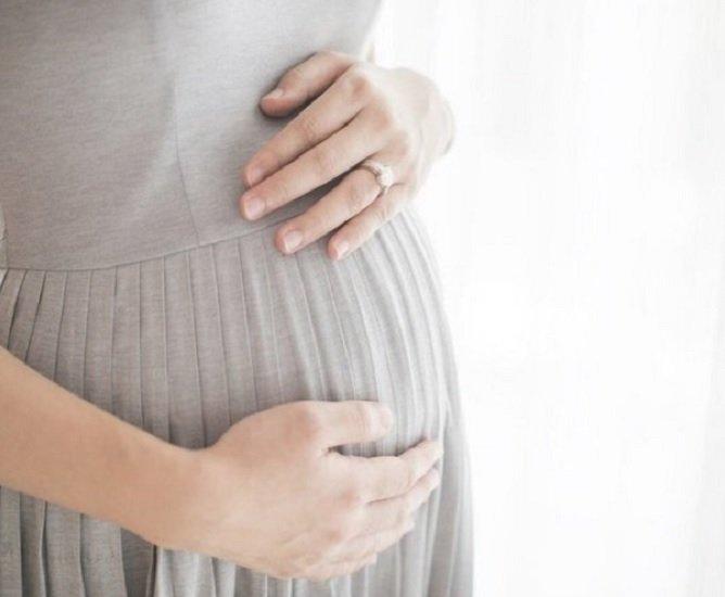 Phụ nữ có thai và đang cho con bú không nên ăn gừng (Ảnh: Internet).