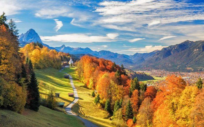 Phong cảnh tuyệt đẹp để du khách có thể đi dạo và tận hưởng mùa thu (Ảnh: Internet).