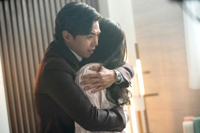 Logan Lee và Shim Soo-yeon (nguồn: internet) Logan Lee và Shim Soo-yeon (nguồn: internet)