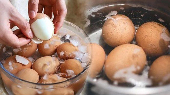 Không nên ngâm trứng trong nước lạnh ngay sau khi luộc (Ảnh: Internet).