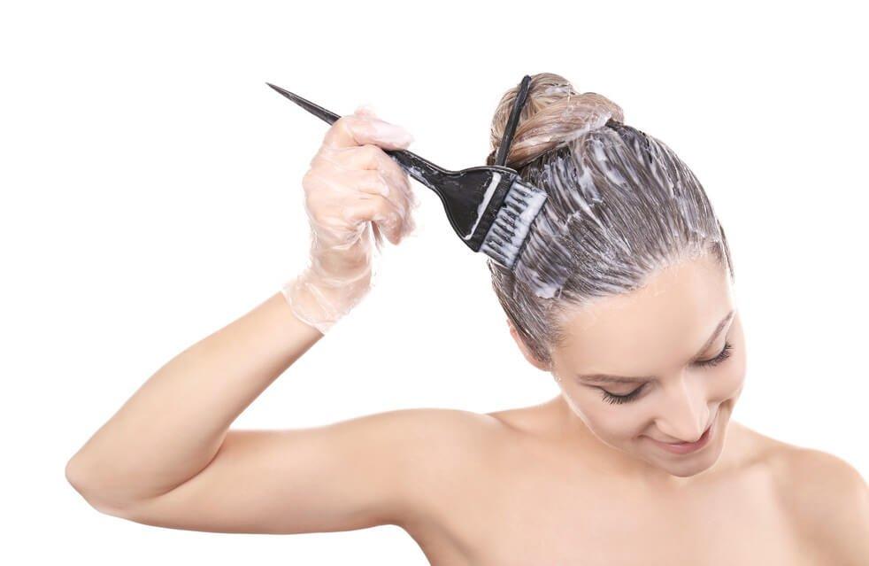 Nhuộm Tóc Chi Tiết: Nếu bạn muốn nhuộm tóc theo phong cách riêng và chi tiết hơn, hãy tham khảo các mẹo và kỹ thuật nhuộm tóc chuyên nghiệp. Từ cách chọn màu sắc đến áp dụng các kỹ thuật sơn tinh tế, bạn sẽ có được mái tóc đẹp ấn tượng và đầy cá tính.