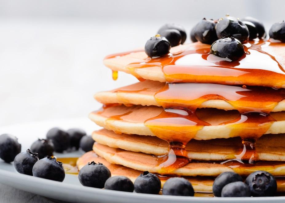 Pancake việt quất cho bữa sáng vừa ngon mắt vừa ngon miệng (Nguồn: Internet).