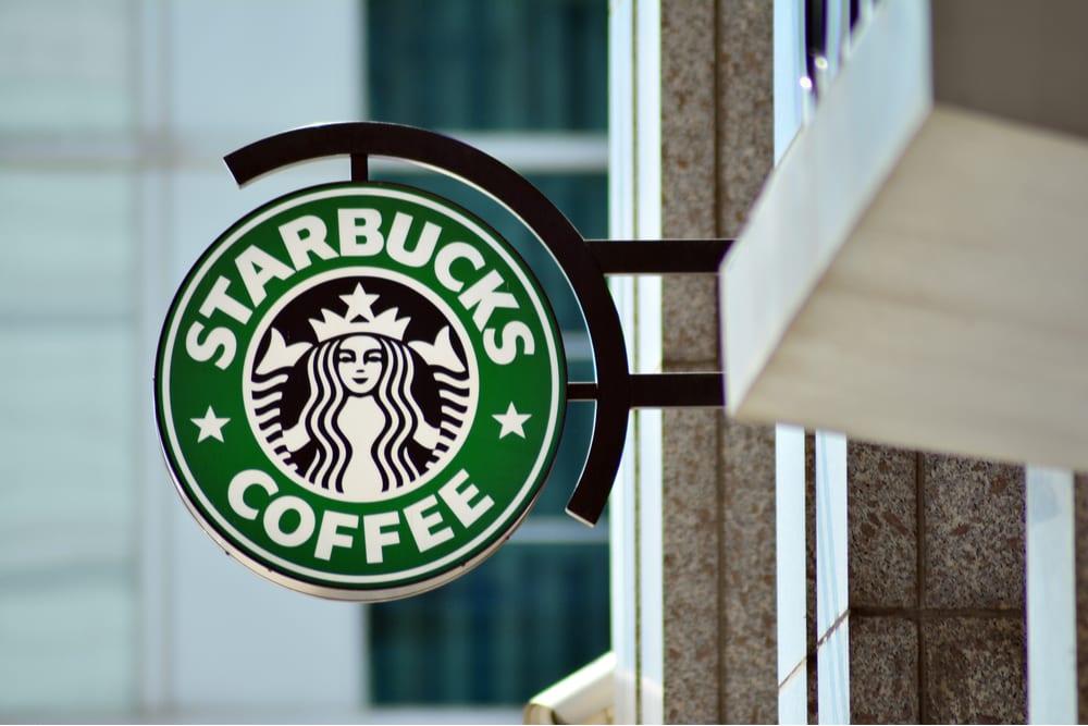 Cà phê Starbucks luôn là lựa chọn số một của giới trẻ, tại vì sao ...