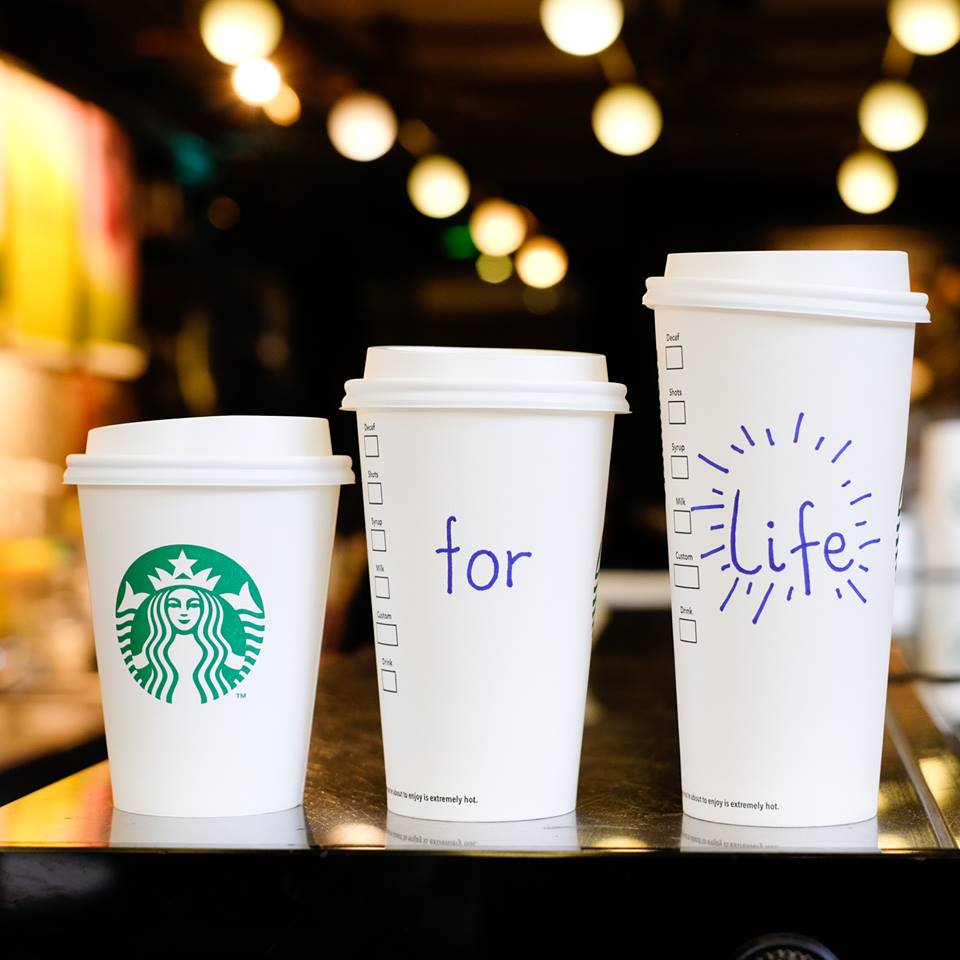 Cà phê Starbucks luôn là lựa chọn số một của giới trẻ, tại vì sao ...