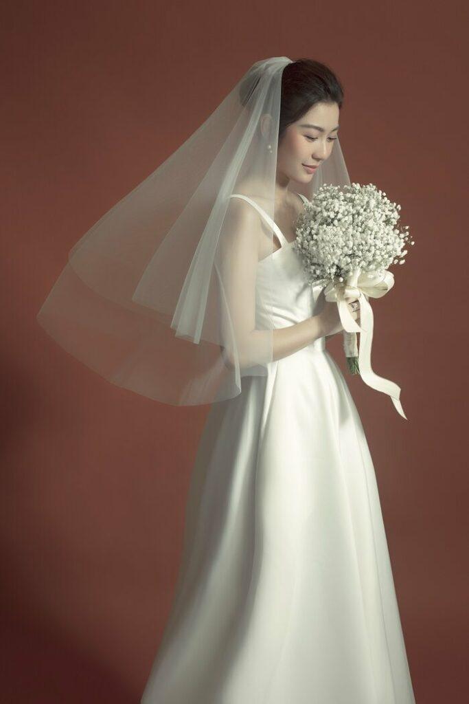 Cô dâu và hoa cưới (Nguồn ảnh: Internet).