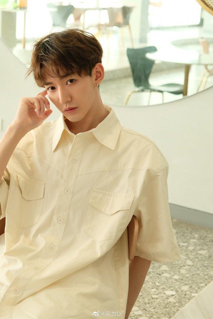 Ngoài đời cũng đẹp trai không kém (Ảnh: Internet)