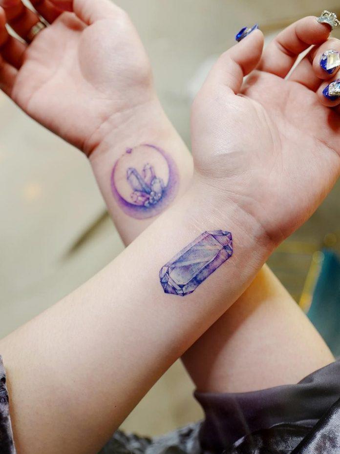 100+ hình xăm đẹp cho nữ mang ý nghĩa phong thủy may mắn, thịnh vượng công việc Hình xăm hình xăm cho nữ Hình xăm chữ Hình xăm đẹp hình xăm đẹp cho nữ hình xăm mini hình xăm nữ hoa sen mặt trăng mặt trời phong thủy quyến rũ sáng tạo tình yêu Vị trí ý nghĩa