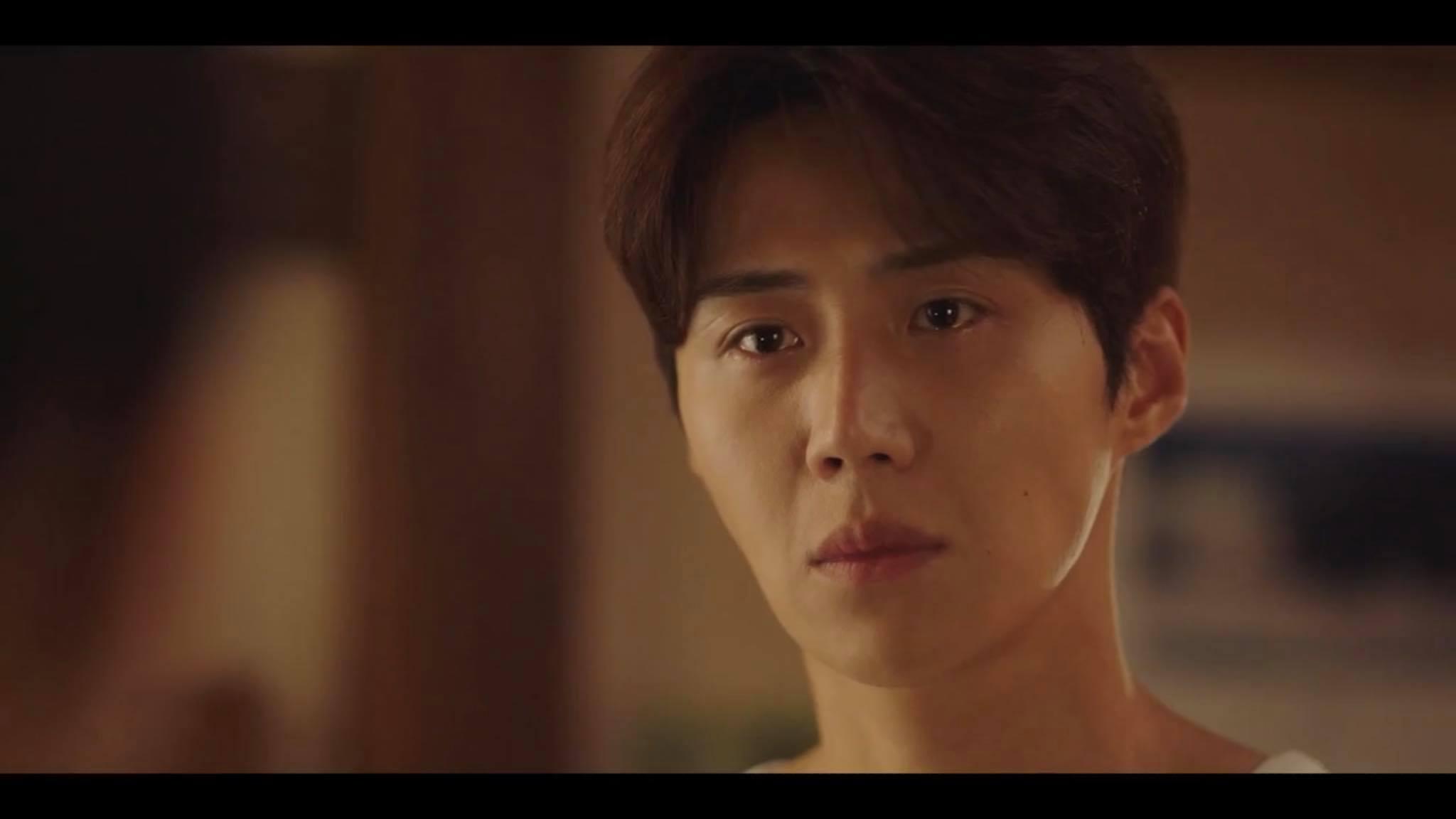 Ánh mắt khi nghe được lời bày tỏ của Hye Jin (ảnh: Netflix)