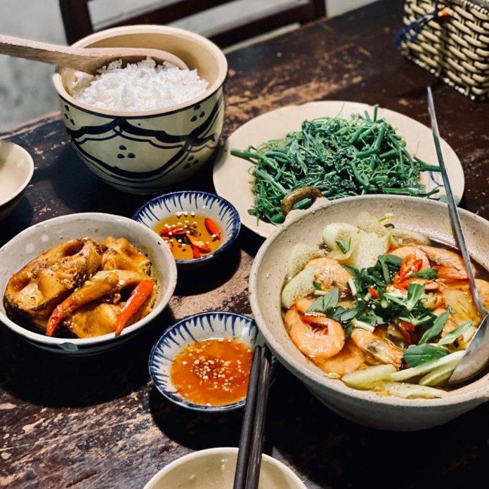 Mâm cơm truyền thống của một gia đình Việt Nam. (Nguồn: Internet).