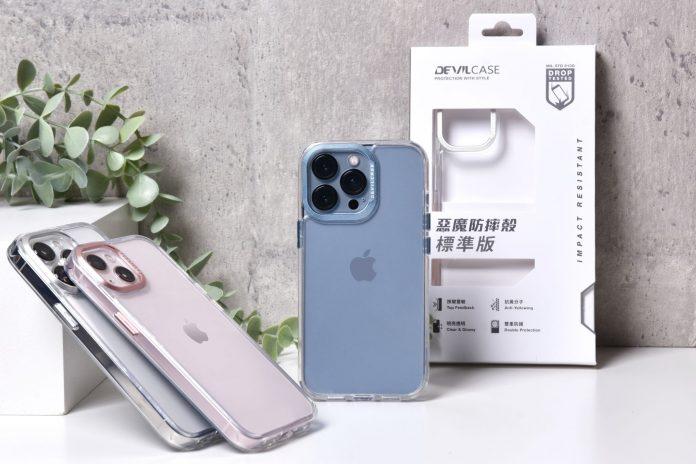 Ốp lưng DEVILCASE trong suốt tôn lên vẻ sang trọng cho chiếc iPhone (Ảnh: DEVILCASE).