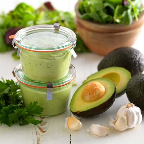 Salad với sốt bơ (Ảnh: Internet). Salad với sốt bơ (Ảnh: Internet).