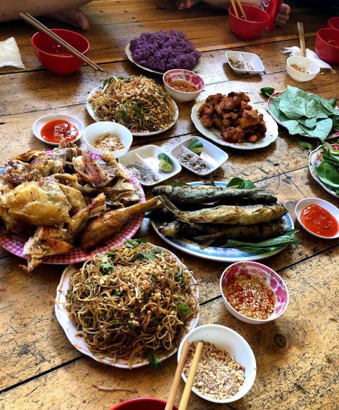 Những món ăn đặc trưng dân tộc Thái ở khe nước Mọc. (Ảnh: Internet)