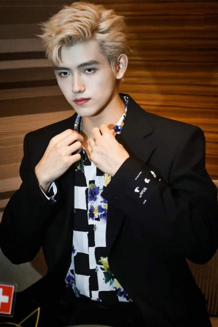 Trần Phi Vũ là con trai của đạo diễn lừng danh Trần Khải Ca (Nguồn: Internet). Trần Phi Vũ là con trai của đạo diễn lừng danh Trần Khải Ca (Nguồn: Internet).