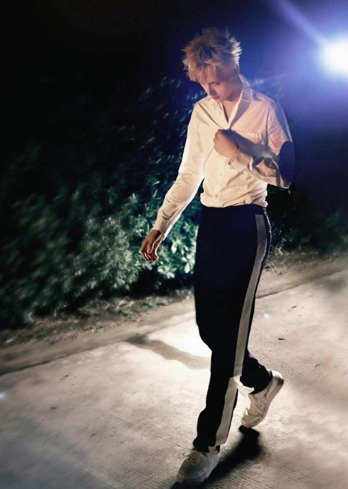 Hình ảnh được leak từ đoàn phim khiến fan hâm mộ "xỉu up xỉu down" vì quá chuẩn Lý Tuân trong nguyên tác (Nguồn: Internet). Hình ảnh được leak từ đoàn phim khiến fan hâm mộ "xỉu up xỉu down" vì quá chuẩn Lý Tuân trong nguyên tác (Nguồn: Internet).