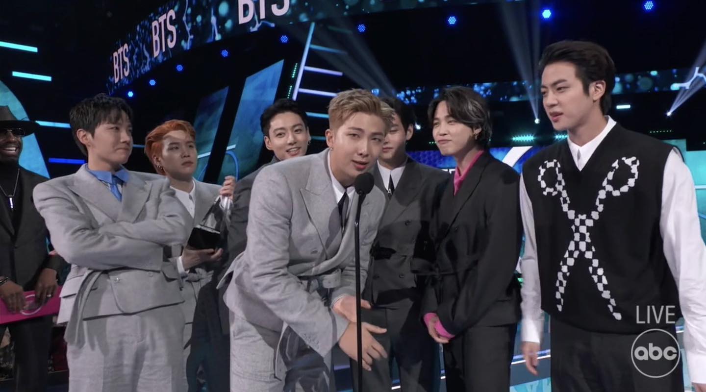BTS nhận chiến thắng "Favorite Pop Song" với Butter (Ảnh: Internet)