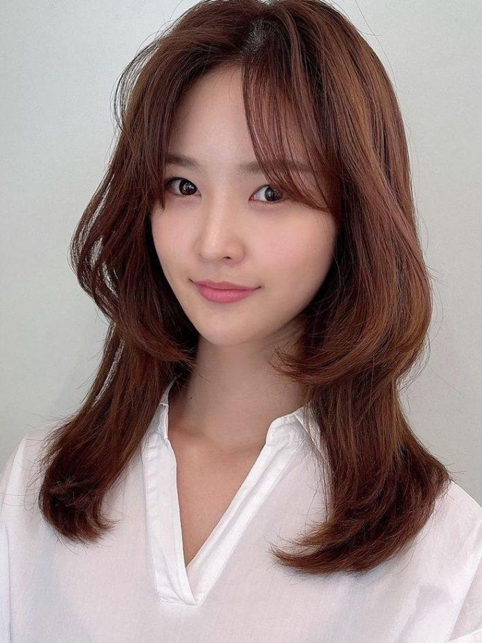 Tóc Hime xoăn nhẹ tự nhiên phù hợp với nhiều khuôn mặt hơn (ảnh: internet) Tóc Hime xoăn nhẹ tự nhiên phù hợp với nhiều khuôn mặt hơn (ảnh: internet)