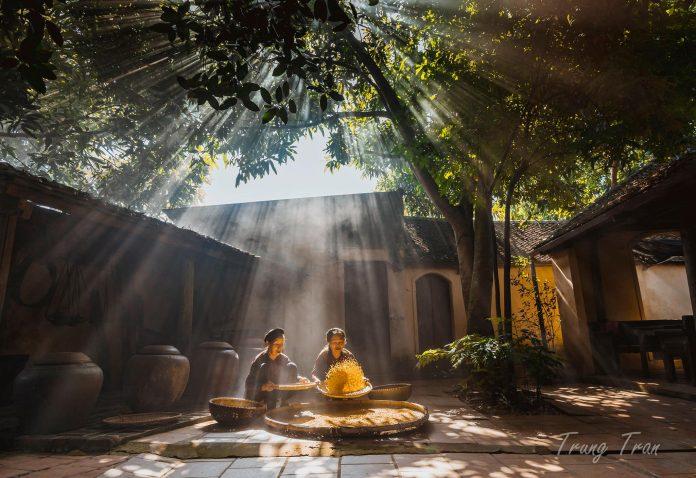 Khoảnh khắc bình yên và giản dị ở Làng cổ Đường Lâm - Ảnh: Trung Trần