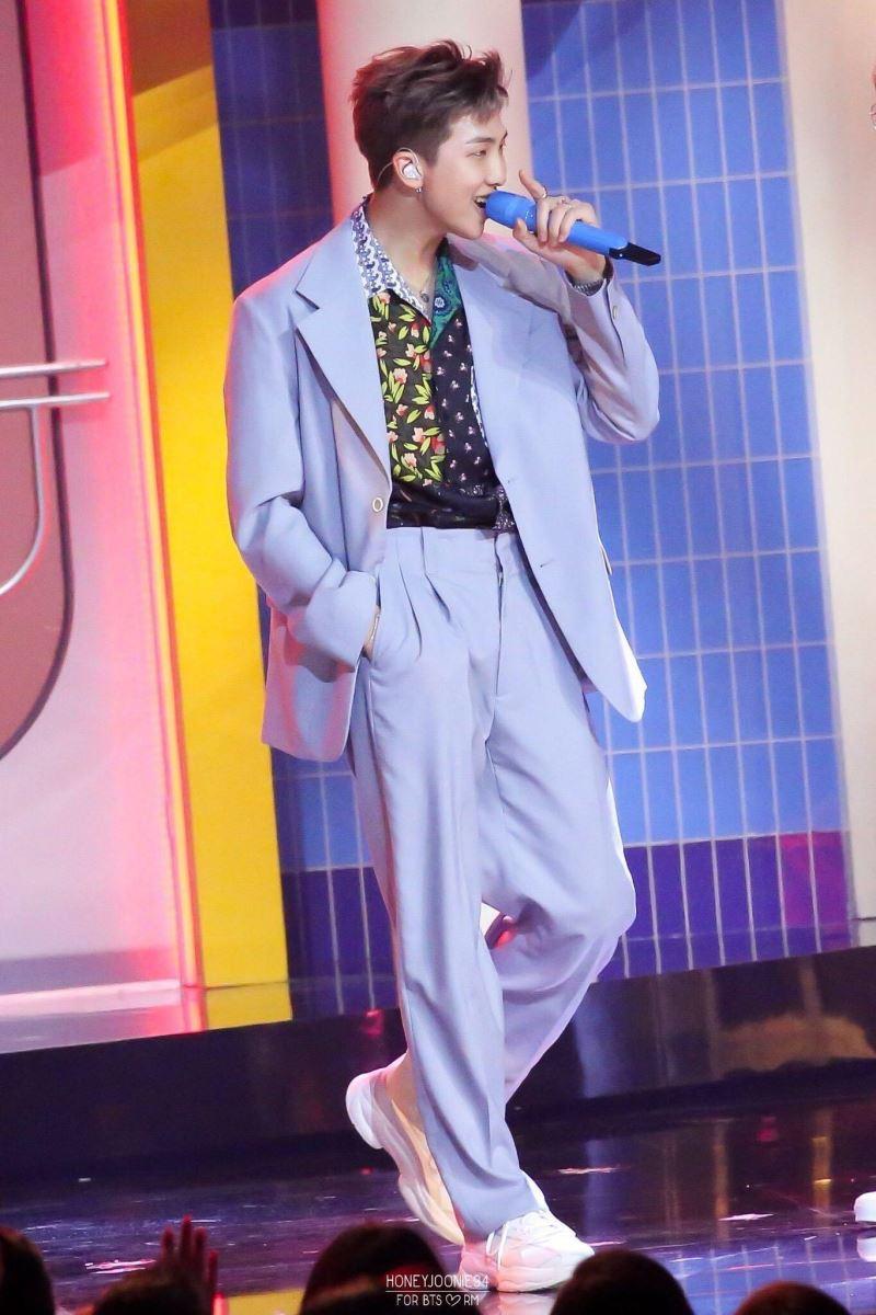 Ý nghĩa màu mic của RM (Ảnh: Internet).