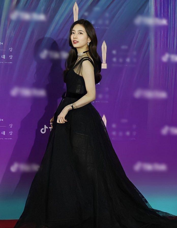 Suzy thường chọn những kiểu đầm dài nền nã nhưng vẫn đủ lộng lẫy để cô toả sáng trên thảm đỏ (Nguồn: Internet)