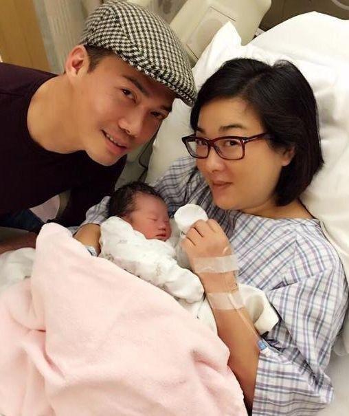 Ở tuổi tứ tuần, vợ chồng Tạ Thiên Hoa chào đón bé trai đầu tiên (Nguồn: Internet).