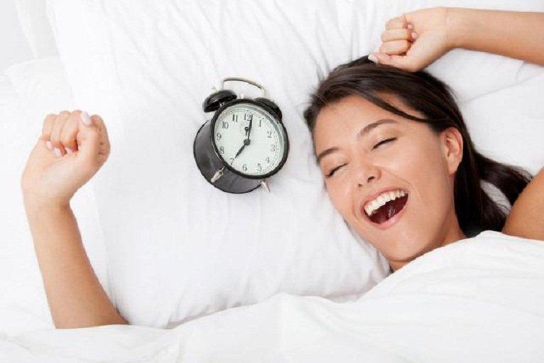 Không nên ngủ bù nhiều hơn 2 tiếng so với bình thường (Ảnh: Internet).