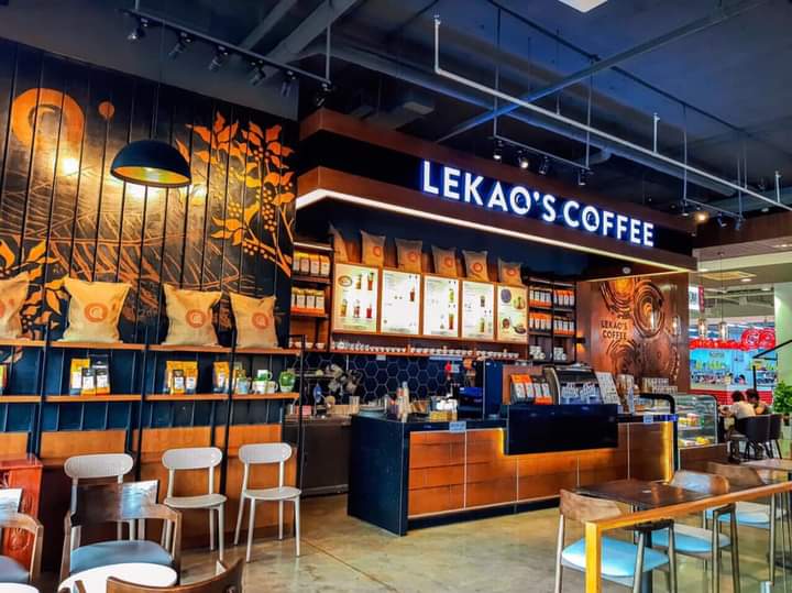 Không gian tại LeKao's Coffee tọa lạc tại TTTM Go Bến Tre, đường Võ Nguyên Giáp (Quốc lộ 60), xã Sơn Đông, Bến Tre (ảnh LeKao's Coffe)