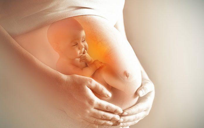 Phụ nữ mang thai có thể bị ngứa chân (Ảnh: Internet).