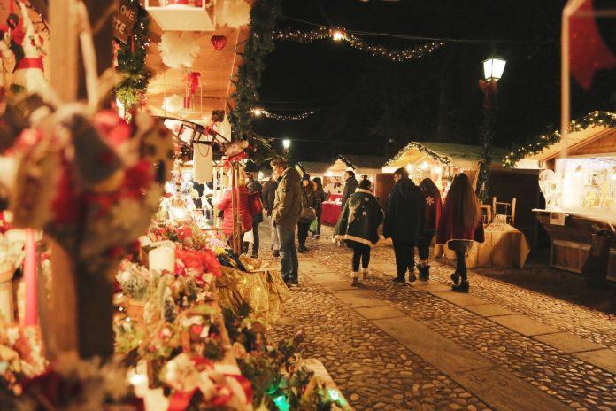 Chợ Giáng Sinh Govone (Ý) năm nay (Ảnh: Internet).
